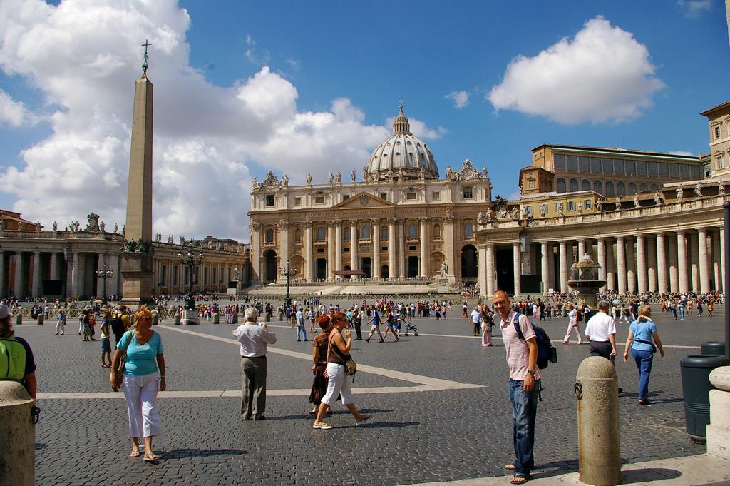 Vatican Heart Рим Экстерьер фото